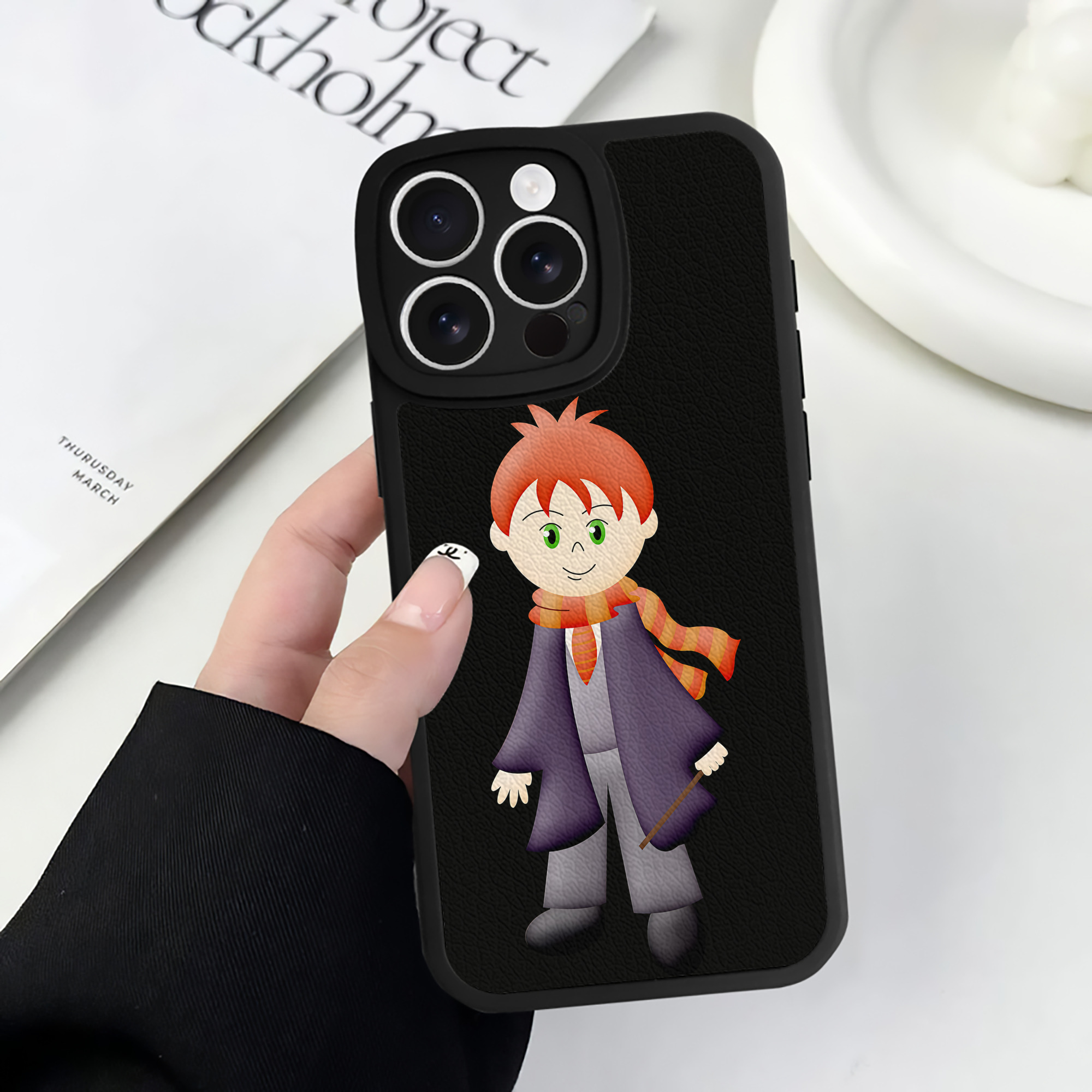 （画像用） Harry Potter ハリー・ポッターシリーズ 【iPhone 16シリーズ対応】シリコンスマホケース（レザー調） 材質：シリコン